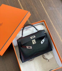 HERMÈS SHOCKING MATTE MISSISSIPPIENSIS ALLIGATOR MINI KELLY II – PALLADIUM HARDWARE